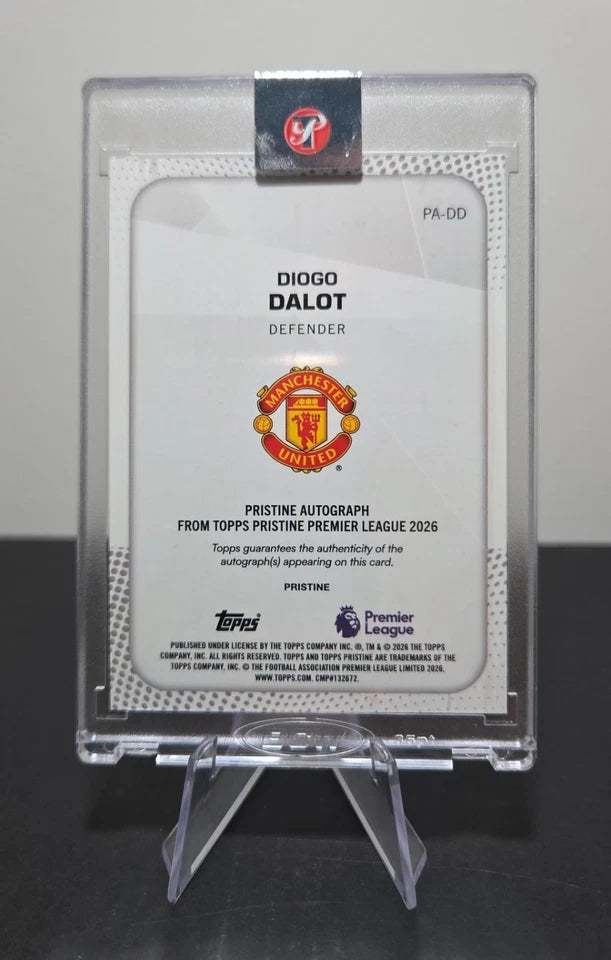 2025-26 Topps Pristine Diogo Dalot Auto Gold /50 Manchester United